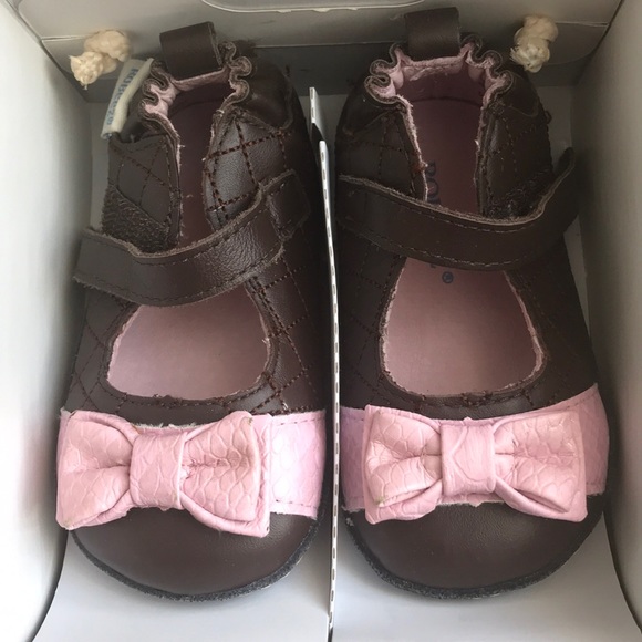 Robeez - new in box 6-9M - Picture 1 of 4